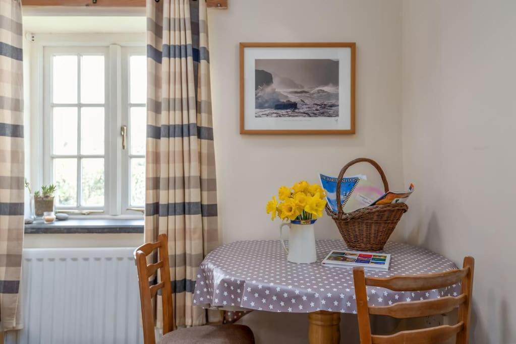 Coastal Cottage 'The Garden Cottage ' Hartland Esterno foto