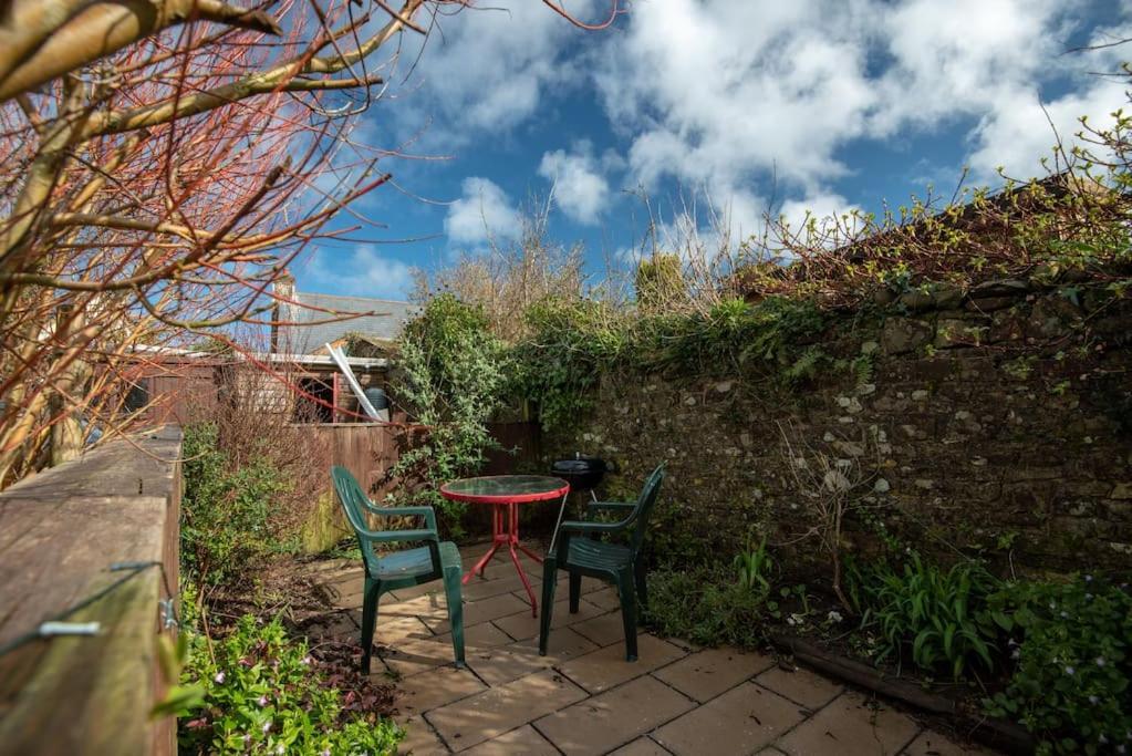 Coastal Cottage 'The Garden Cottage ' Hartland Esterno foto