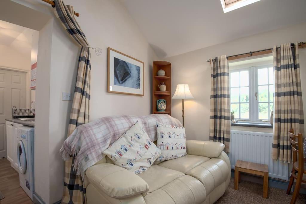 Coastal Cottage 'The Garden Cottage ' Hartland Esterno foto