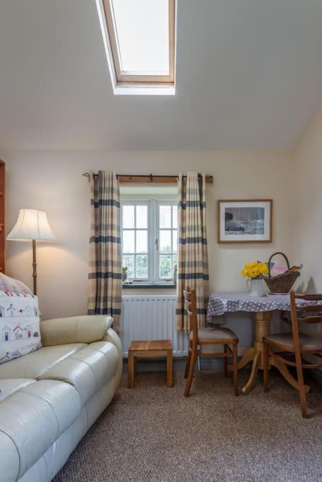 Coastal Cottage 'The Garden Cottage ' Hartland Esterno foto